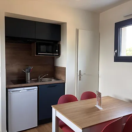 מלון דירות Claila Appart-hotel 3*