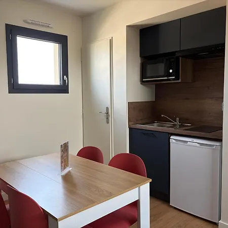 מלון דירות Claila Appart-hotel Abzac (Gironde)